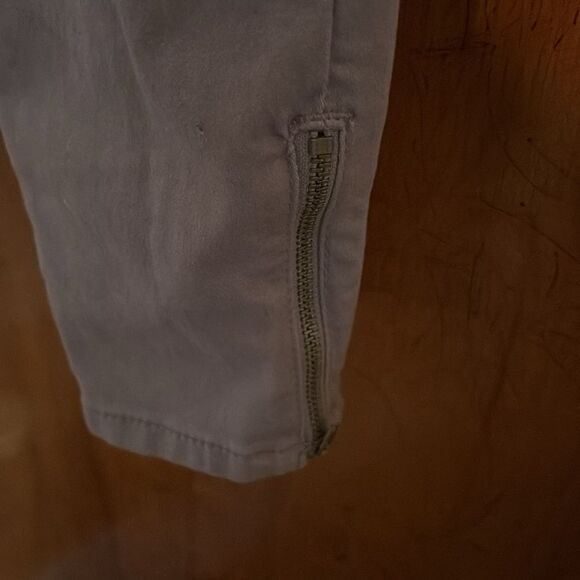 Forever 21 Jeans - Picture 2 of 3